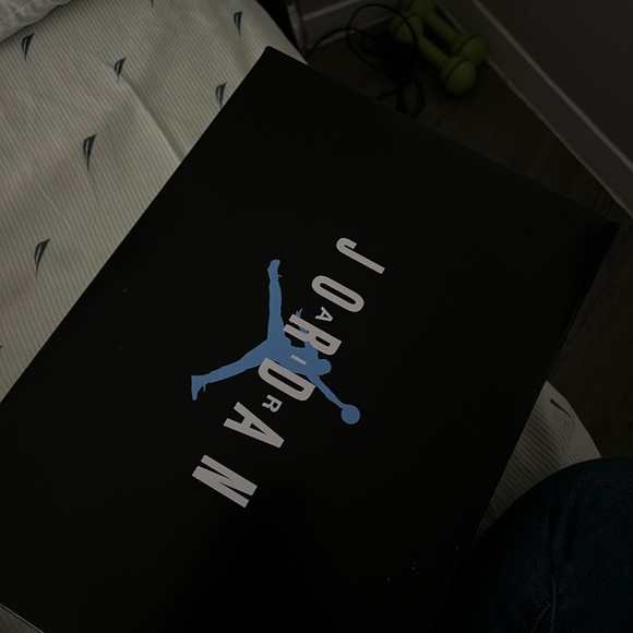 Jordan 11 Legend Blue - Picture 2 of 4